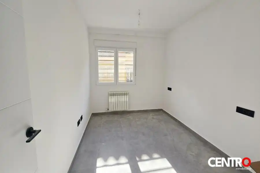 Schlafzimmer von Wohnung zum Verkauf in Cenes de la Vega mit Klimaanlage, Heizung und Privatgarten