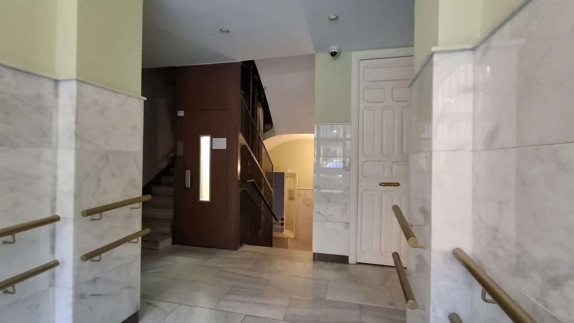 Piso en venta en Madrid con Horno, Lavadora y Alarma