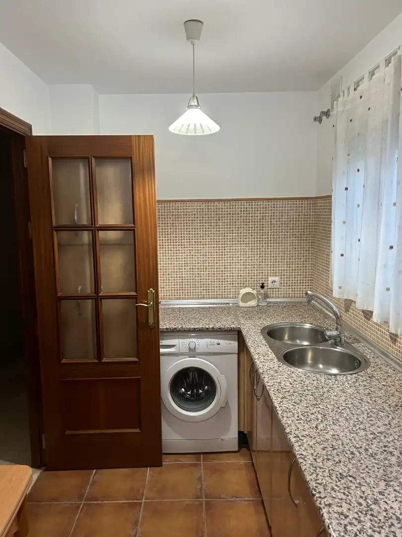 Küche von Wohnung zur Miete in Dos Hermanas mit Klimaanlage und Möbliert