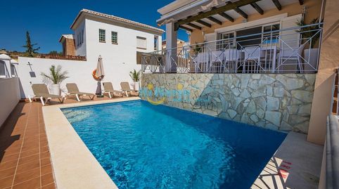 Villa 6 dormitorios piscina garaje barbacoa trastero lavadero Almijara