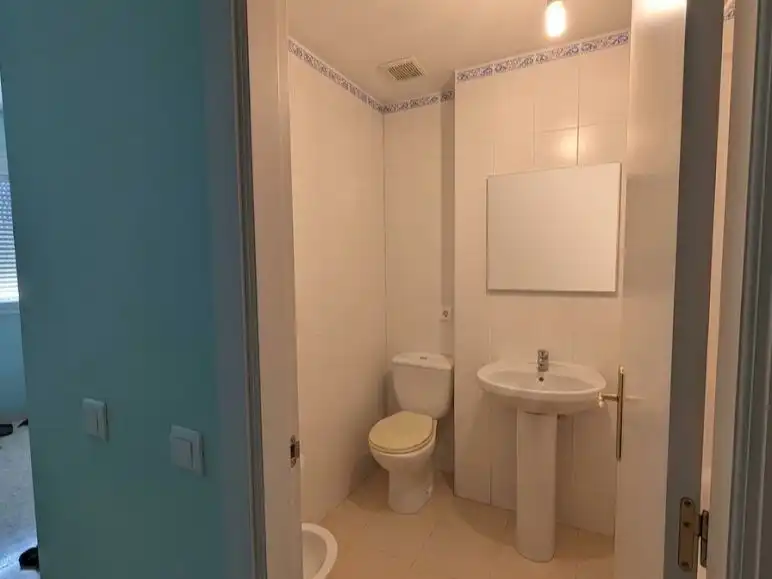 Baño de Piso en venta en Sevilla con Aire acondicionado, Amueblado y Balcón
