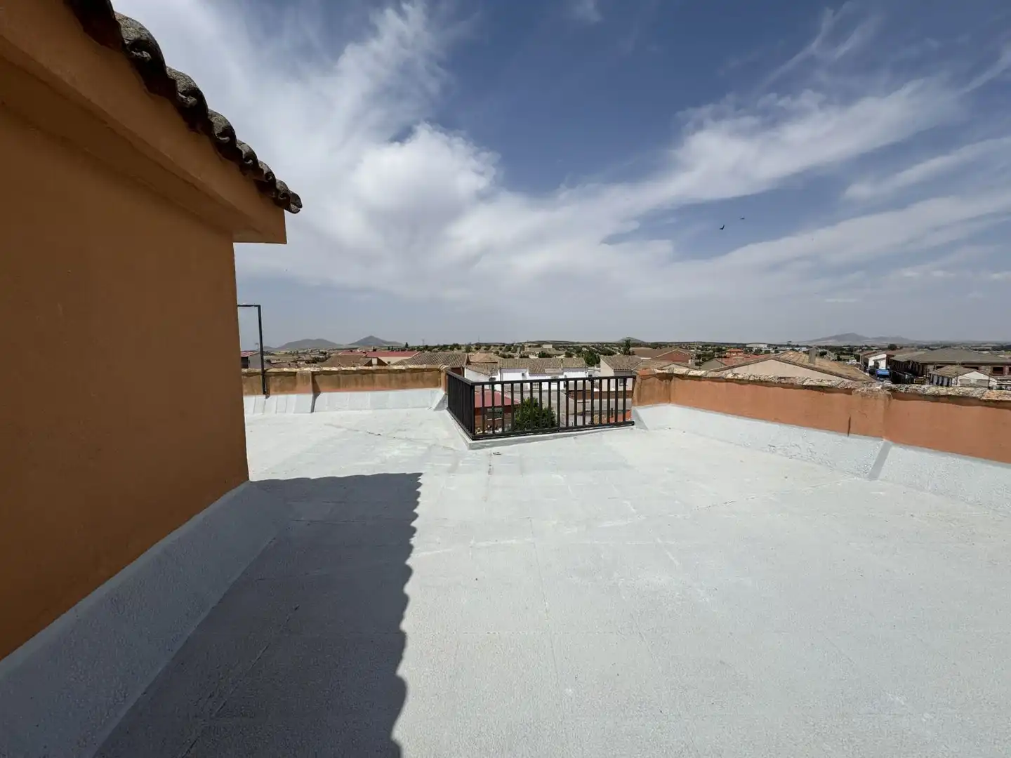 Terraza de Piso de alquiler en Cuerva con Aire acondicionado, Calefacción y Terraza
