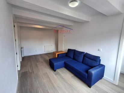 Living room of Flat for sale in  Madrid Capital  with Heating, Terrace and Oven