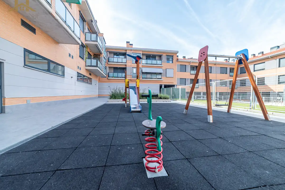 Terraza de Piso en venta en Guadarrama con Aire acondicionado, Calefacción y Piscina comunitaria