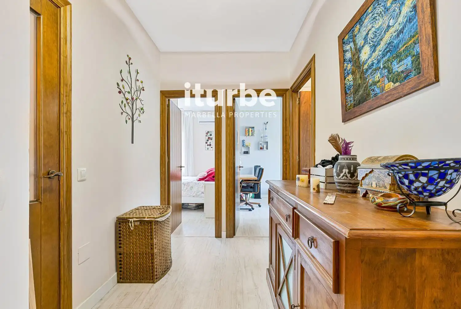 Habitación de Piso en venta en Marbella con Aire acondicionado, Terraza y Piscina