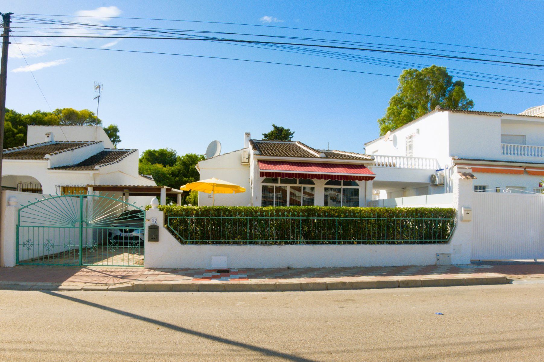 Vista exterior de Casa o xalet en venda en Torrevieja amb Moblat