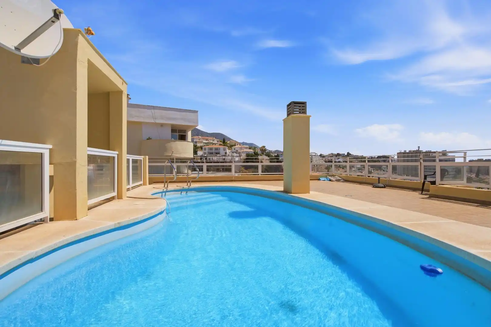 Piscina de Pis de lloguer en Fuengirola amb Aire condicionat, Terrassa i Moblat