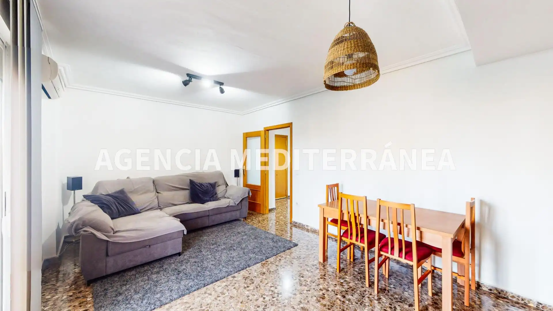 Sala de estar de Piso en venta en Valencia con Aire acondicionado, Trastero y Balcón