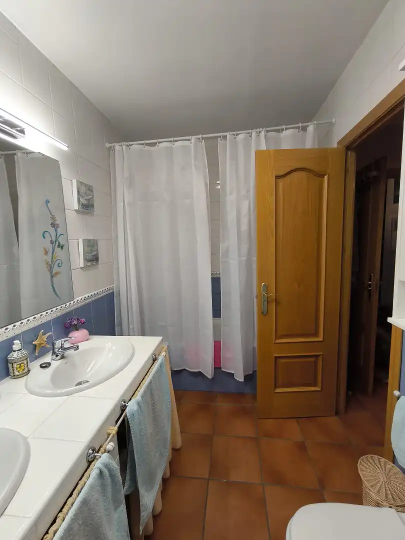 Bany de Casa adosada en venda en Galapagar amb Calefacció, Jardí privat i Terrassa