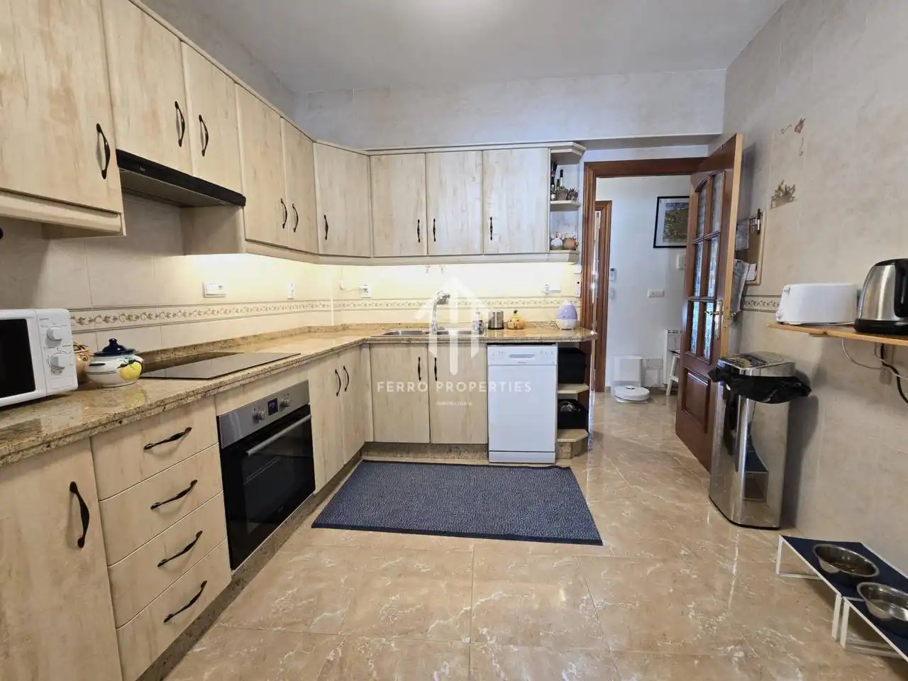 Kitchen of Flat for sale in Loja  with Air Conditioner, Heating and Furnished