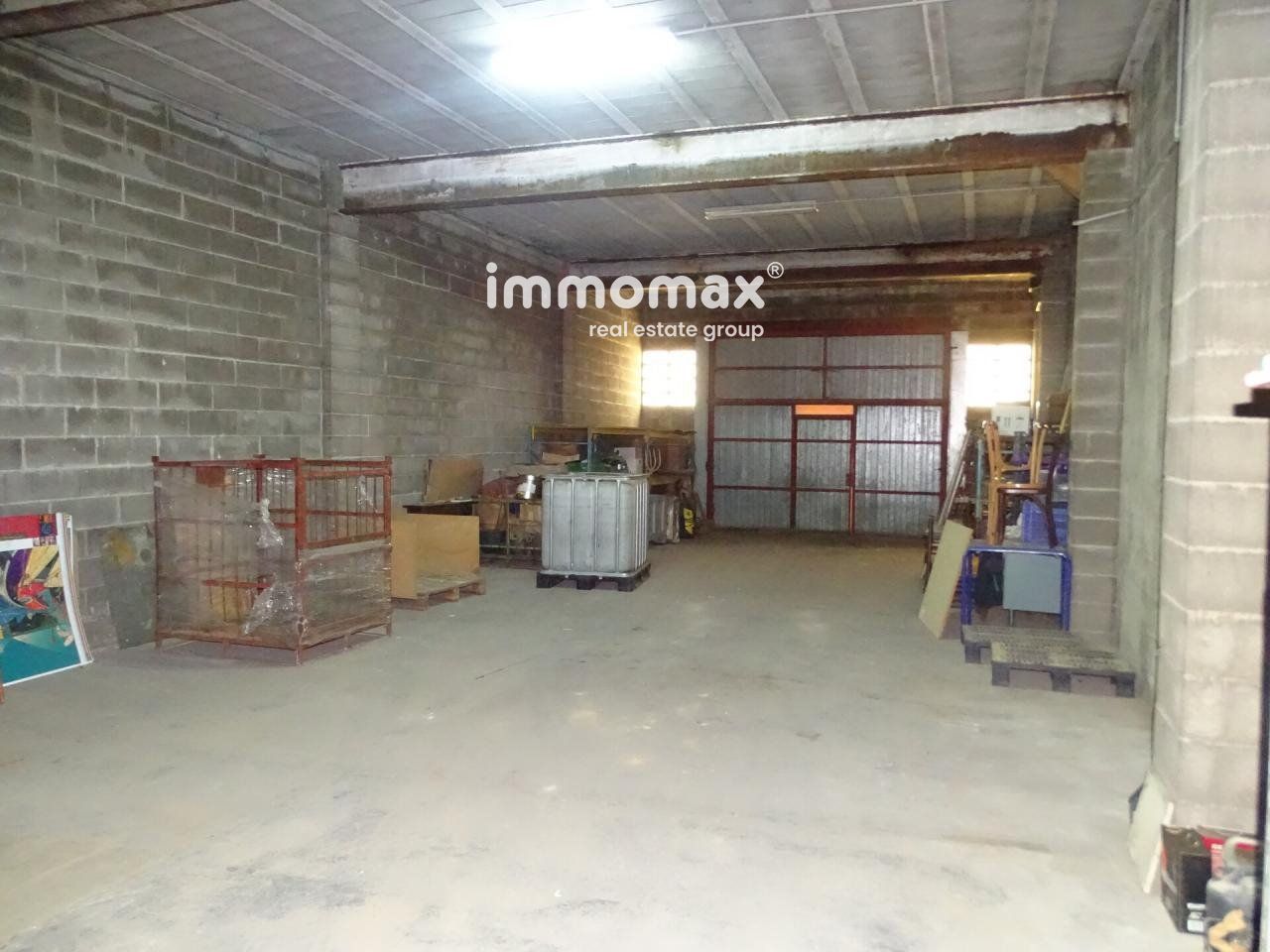 Industrial buildings for sale in Caseres