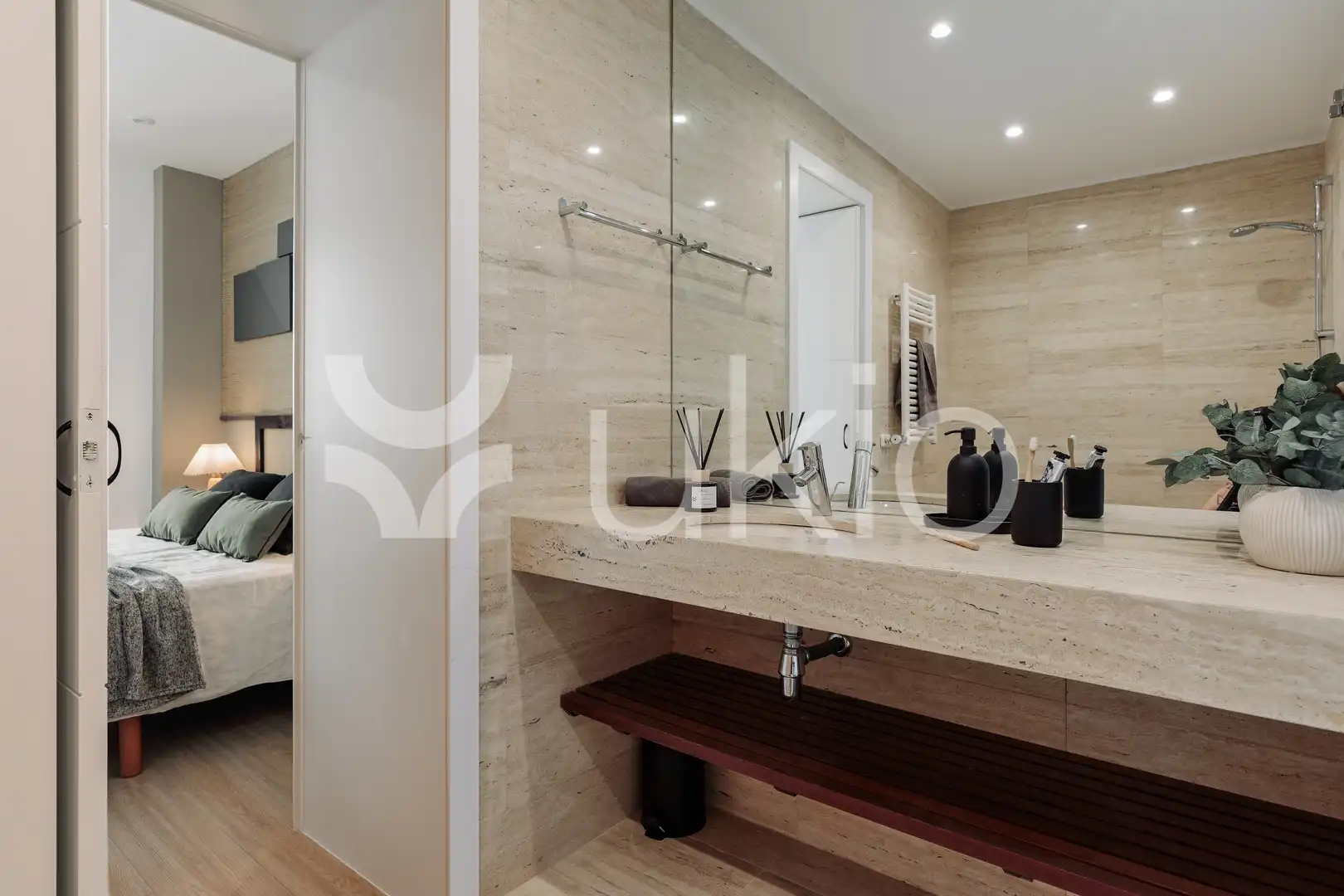 Baño de Apartamento de alquiler en Barcelona con Aire acondicionado, Calefacción y Amueblado
