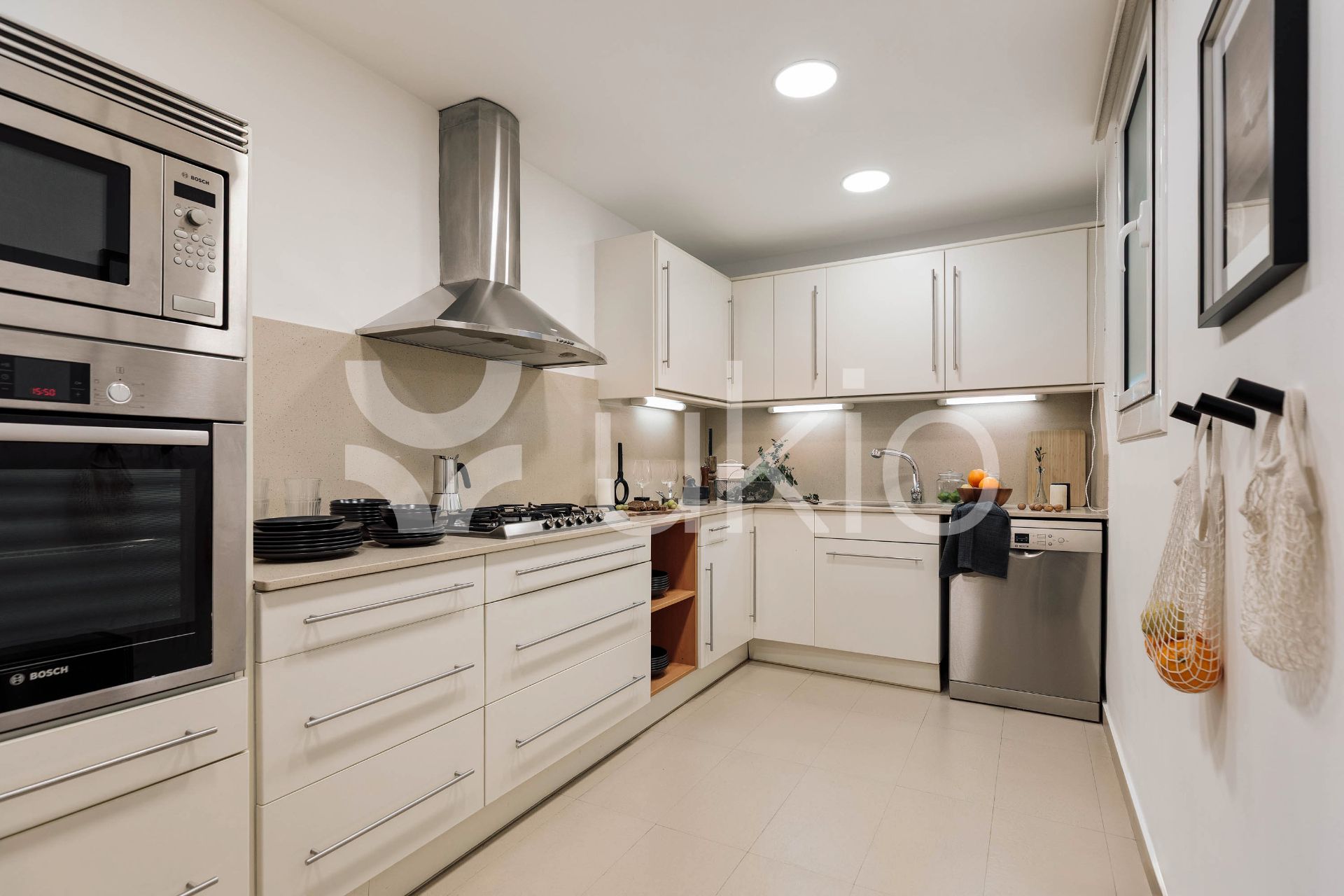 Cuina de Apartament de lloguer en  Barcelona Capital amb Aire condicionat, Calefacció i Moblat