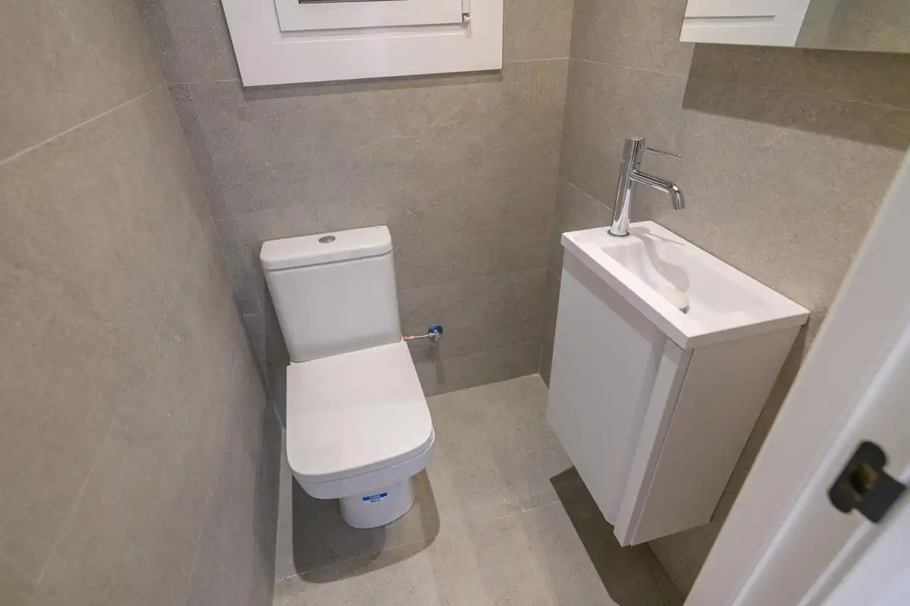 Bathroom of Flat for sale in Manresa  with Heating and Parquet flooring