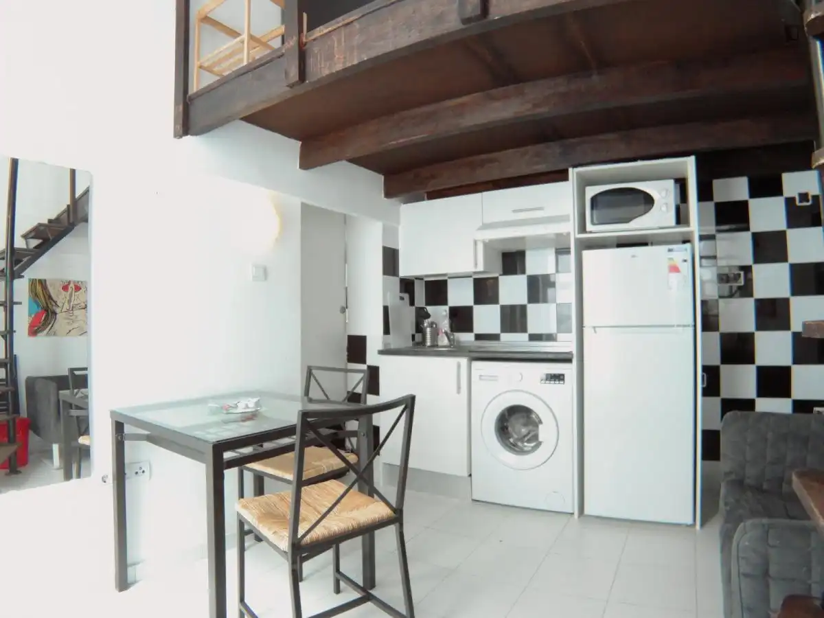 Estudio de alquiler en Valdeacederas