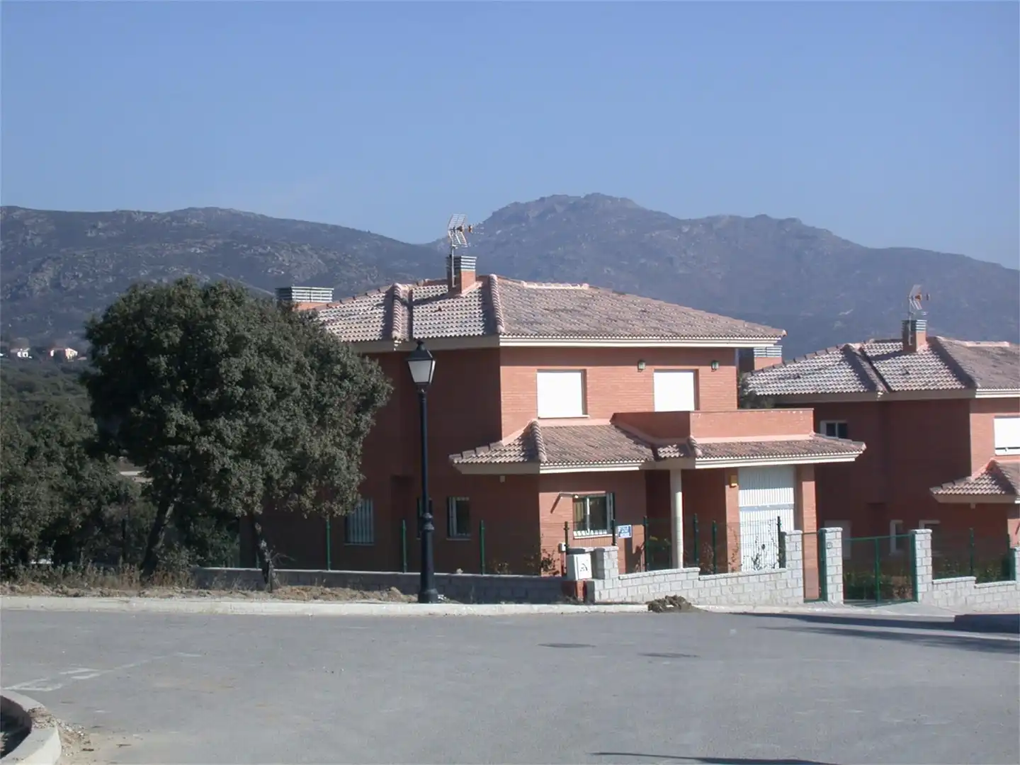 Houses for sale in Calle Pablo Neruda, 6, Miraflores de la Sierra