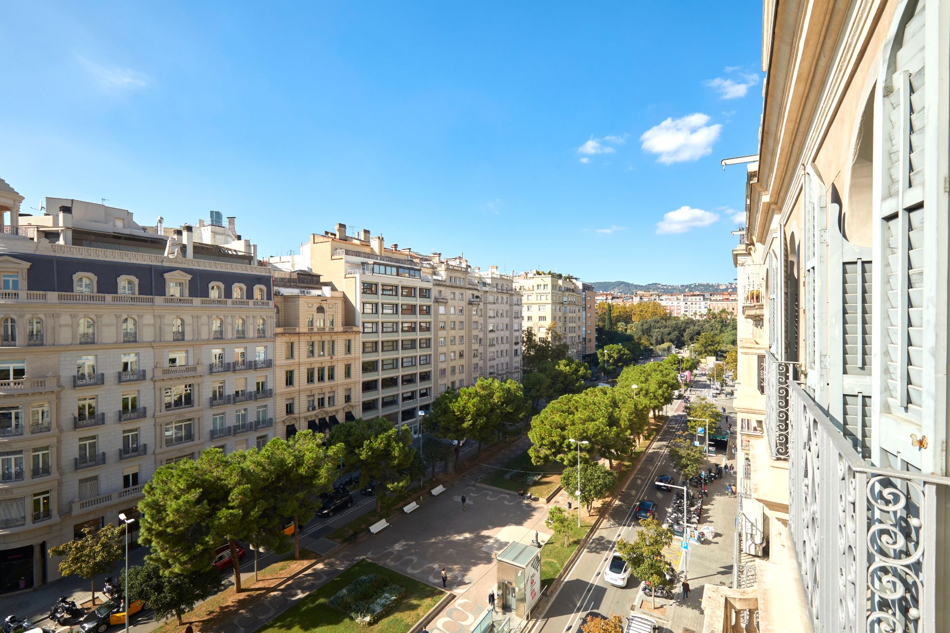 Vista exterior de Oficina de lloguer en  Barcelona Capital amb Aire condicionat, Calefacció i Balcó