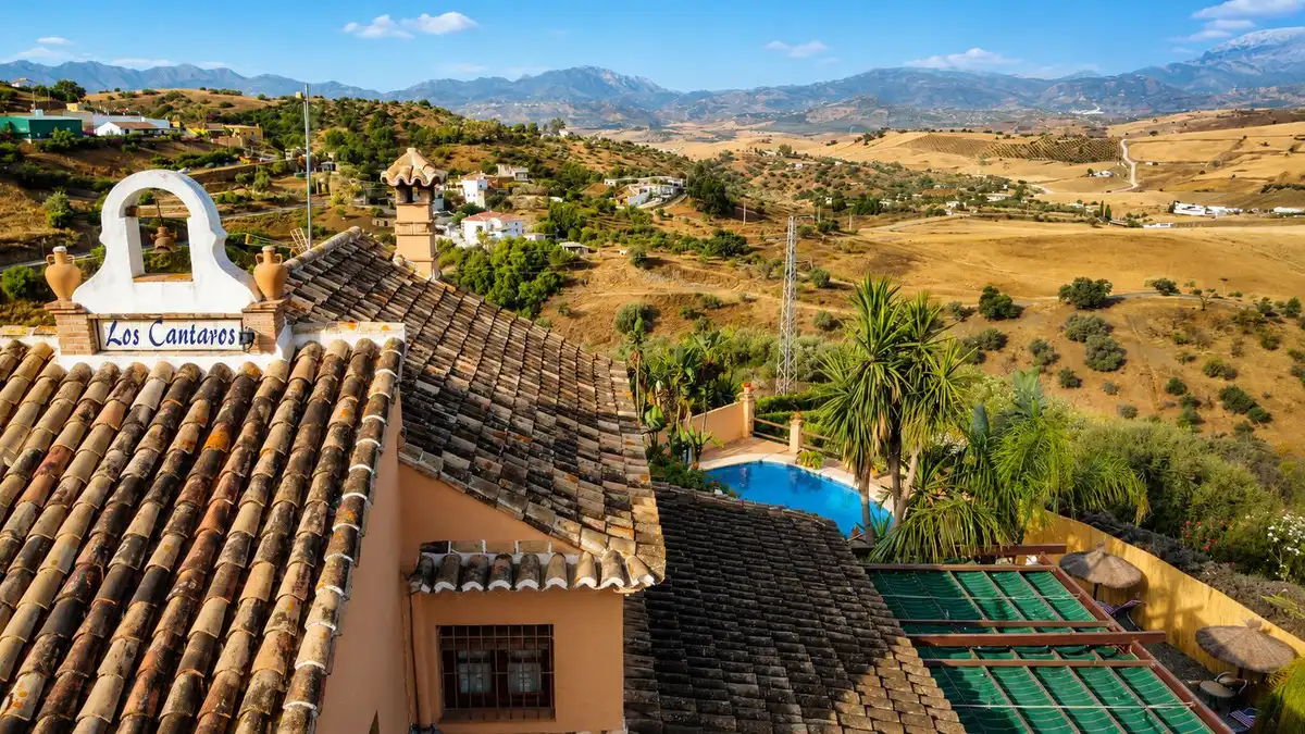 Vista exterior de Finca rústica en venda en Cártama amb Aire condicionat, Jardí privat i Terrassa