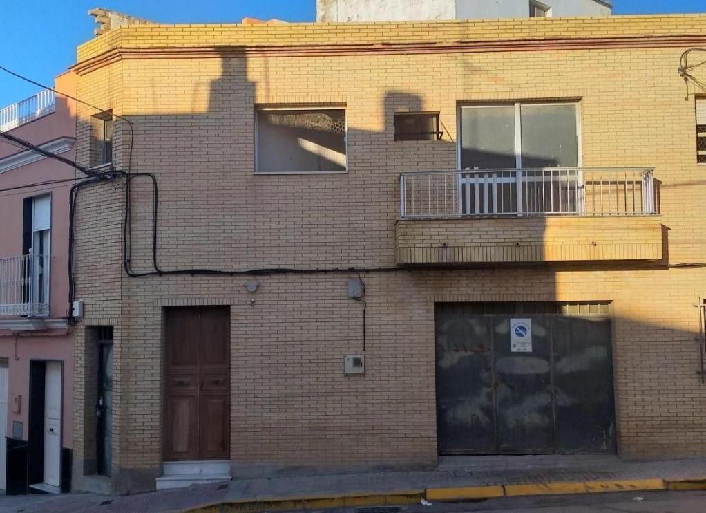 Vista exterior de Local en venda en Morón de la Frontera
