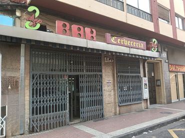 Local comercial en venda a mompeon motos