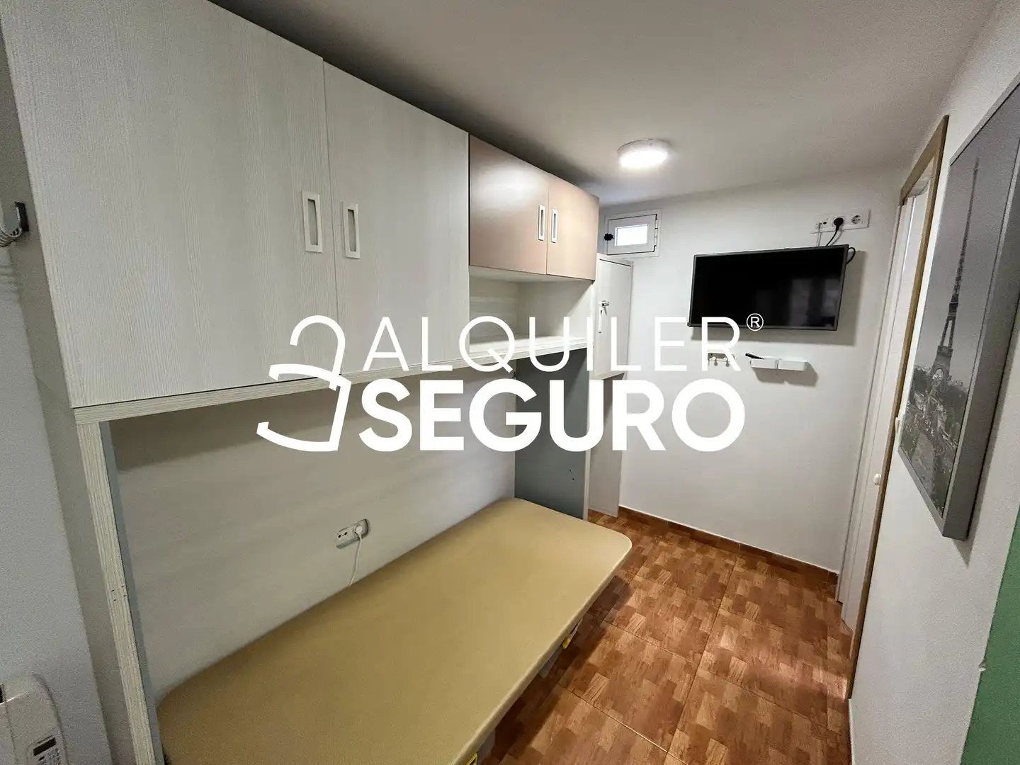 Habitación de Estudio de alquiler en Madrid con Amueblado
