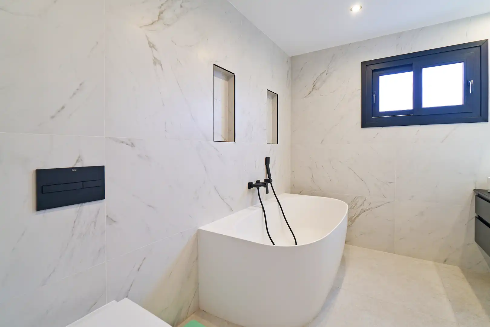 Badezimmer von Haus oder Chalet zum Verkauf in Mijas mit Heizung, Privatgarten und Terrasse