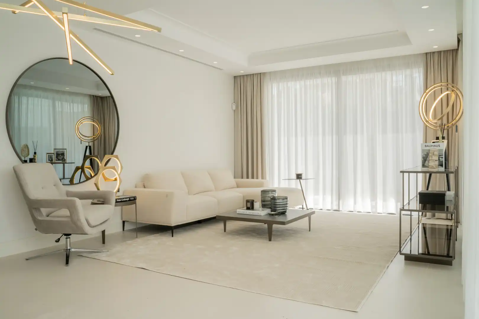Sala de estar de Casa o chalet en venta en Marbella con Jardín privado, Terraza y Piscina