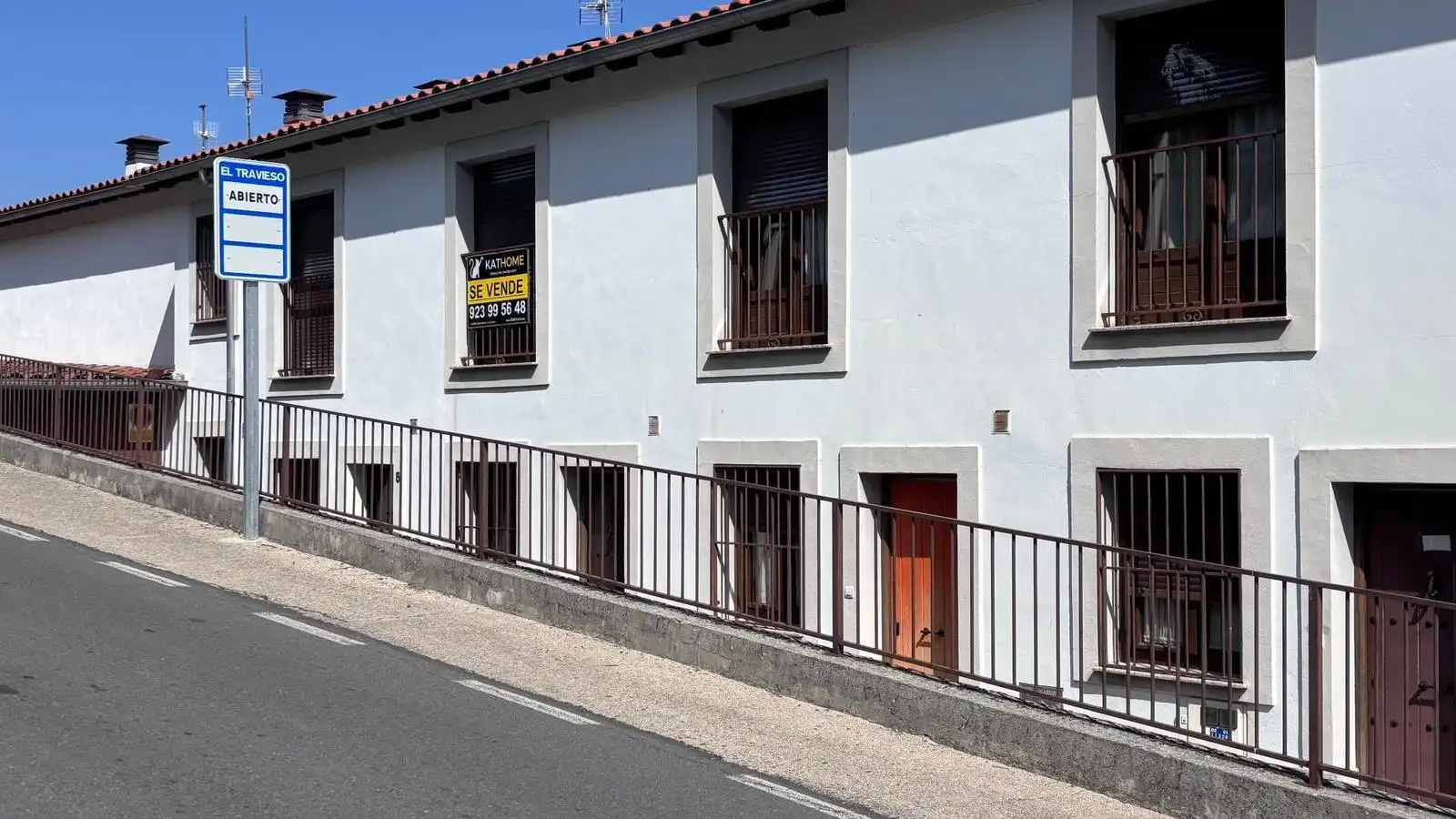 Vista exterior de Casa o chalet en venta en Candelario con Amueblado, Balcón y Alarma