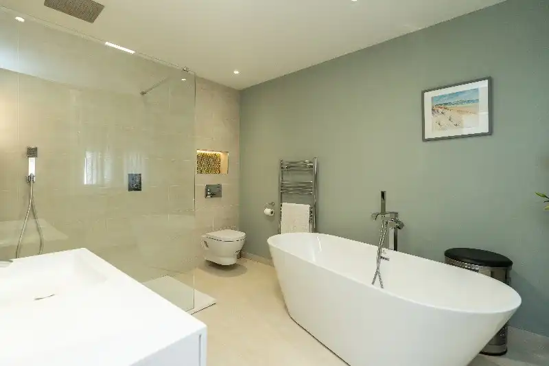 Chalet con piscina en venta en Elviria - Cabopino, imagen 4