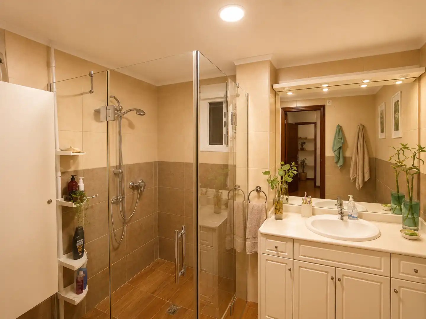 Badezimmer von Wohnung zum Verkauf in Sevilla mit Klimaanlage