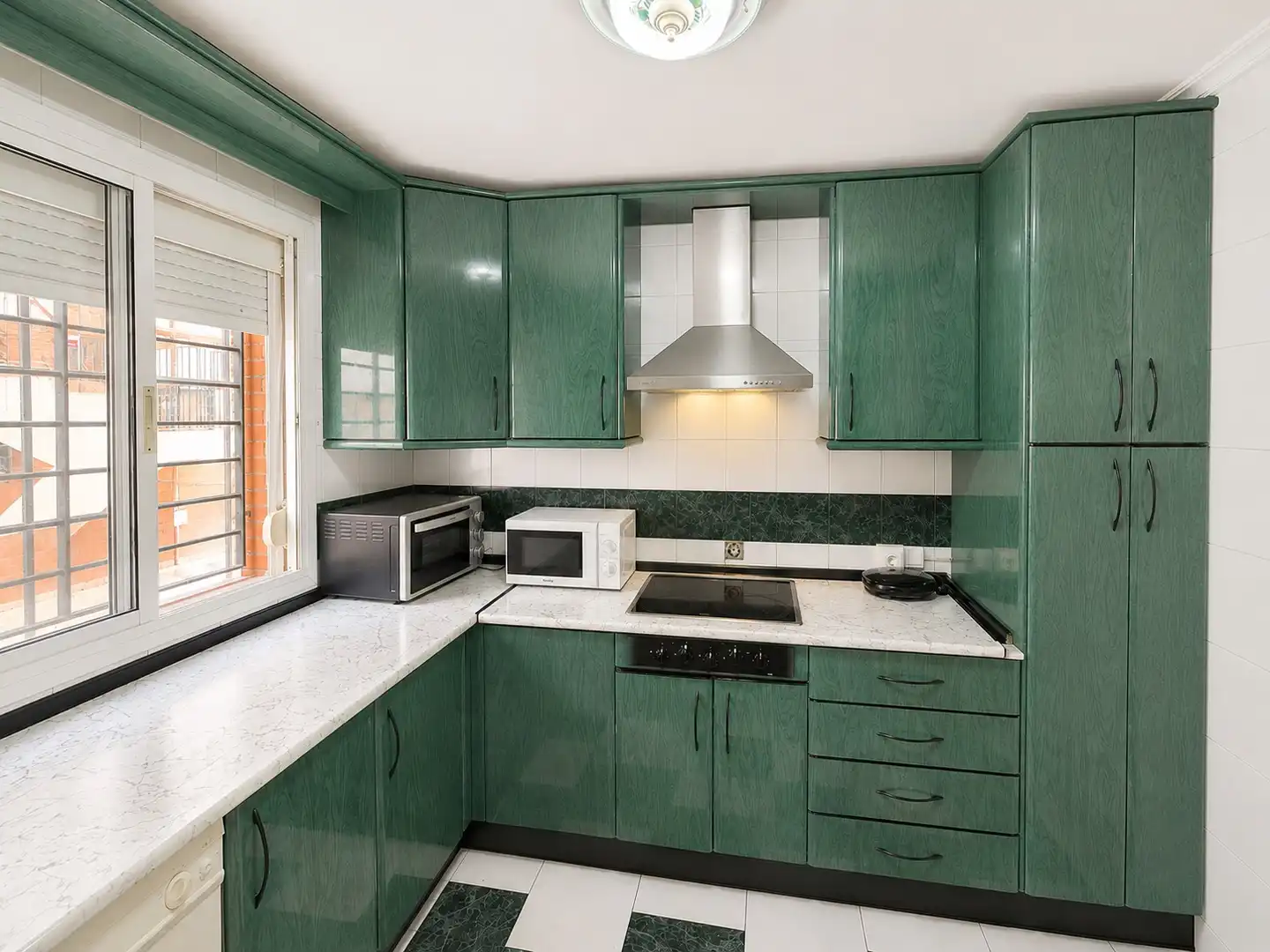 Kitchen of Duplexes for sale in Sevilla  with Air Conditioner and Terrace