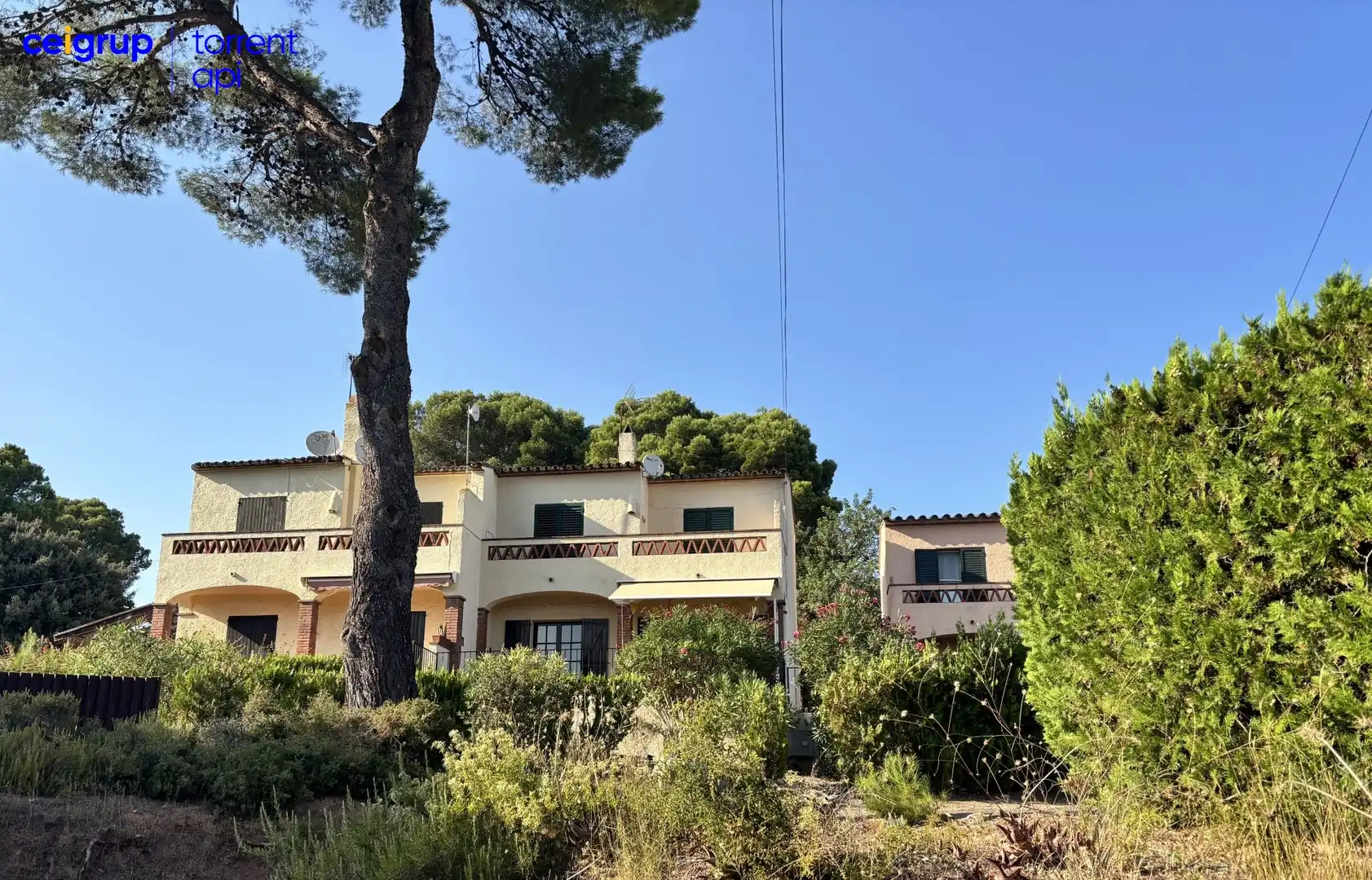 Vista exterior de Casa adosada en venta en L'Estartit con Calefacción, Terraza y Balcón