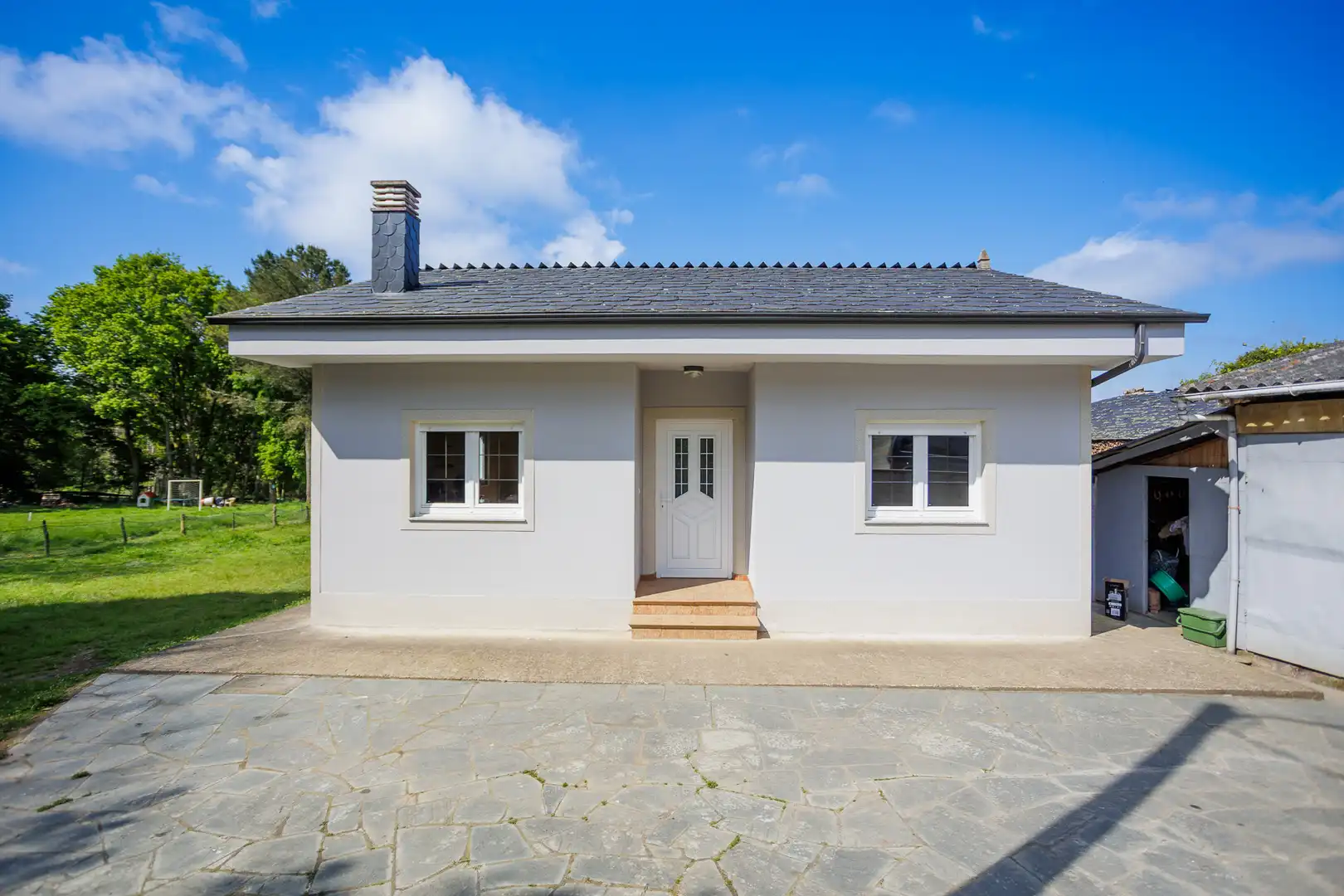 Vista exterior de Casa o chalet en venta en Pol con Amueblado