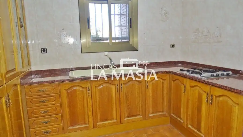 Cuina de Casa o xalet en venda en Olivella amb Calefacció, Jardí privat i Terrassa
