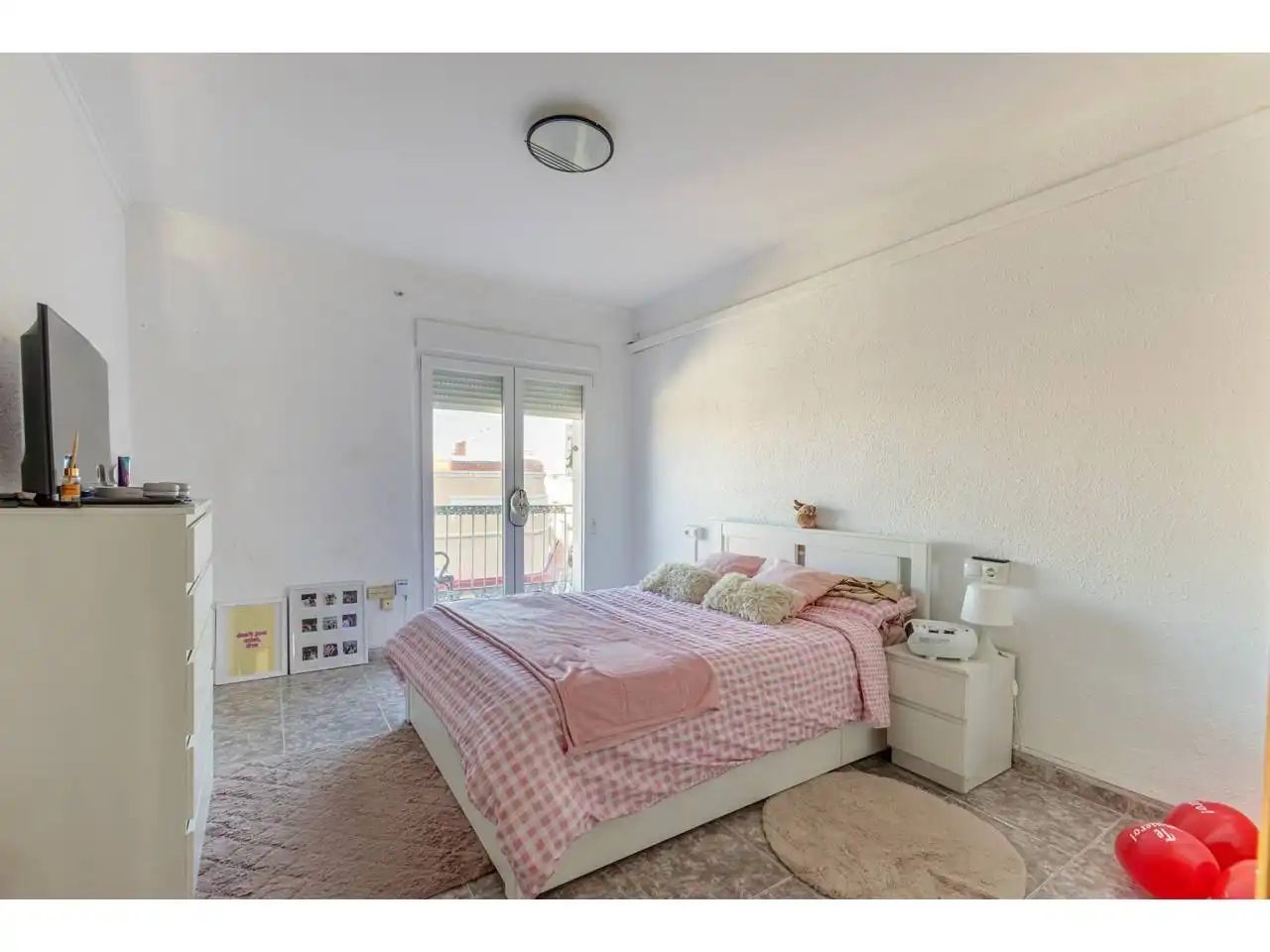 Bedroom of Flat for sale in Valencia  with Air Conditioner, Furnished and Balcony