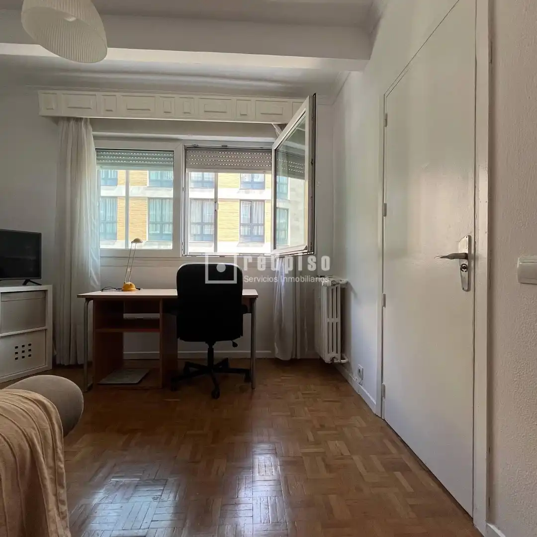 Wohnung zur Miete in Madrid mit Heizung, Privatgarten und Parkett