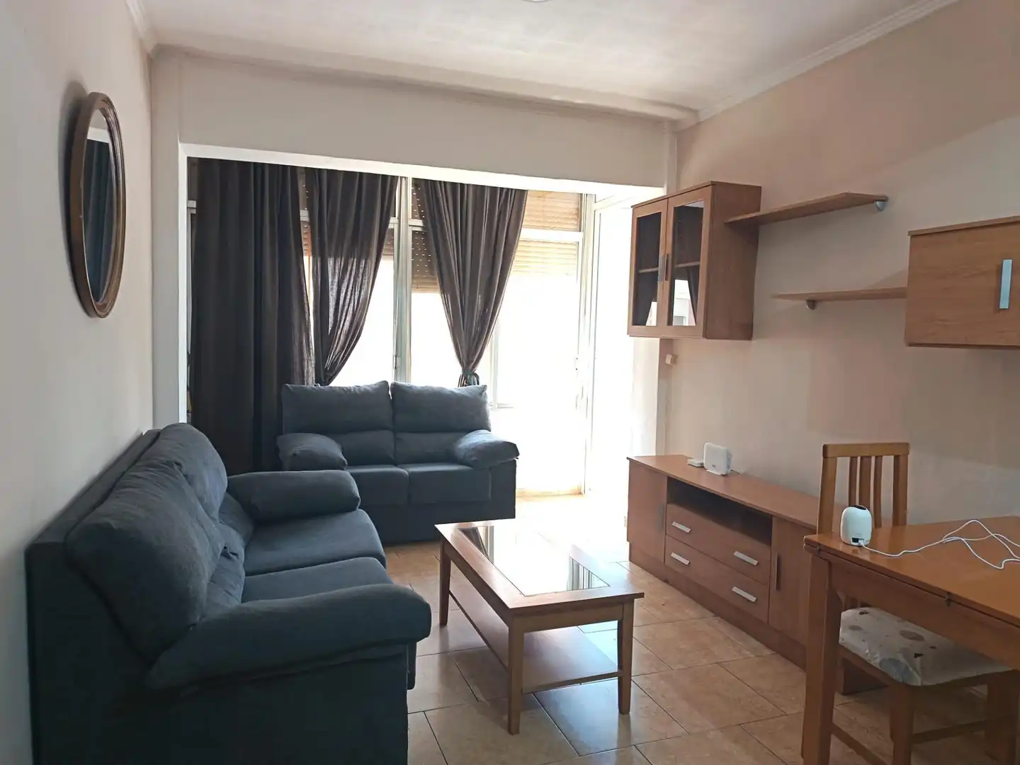 Sala d'estar de Pis en venda en Alicante / Alacant amb Moblat i Balcó