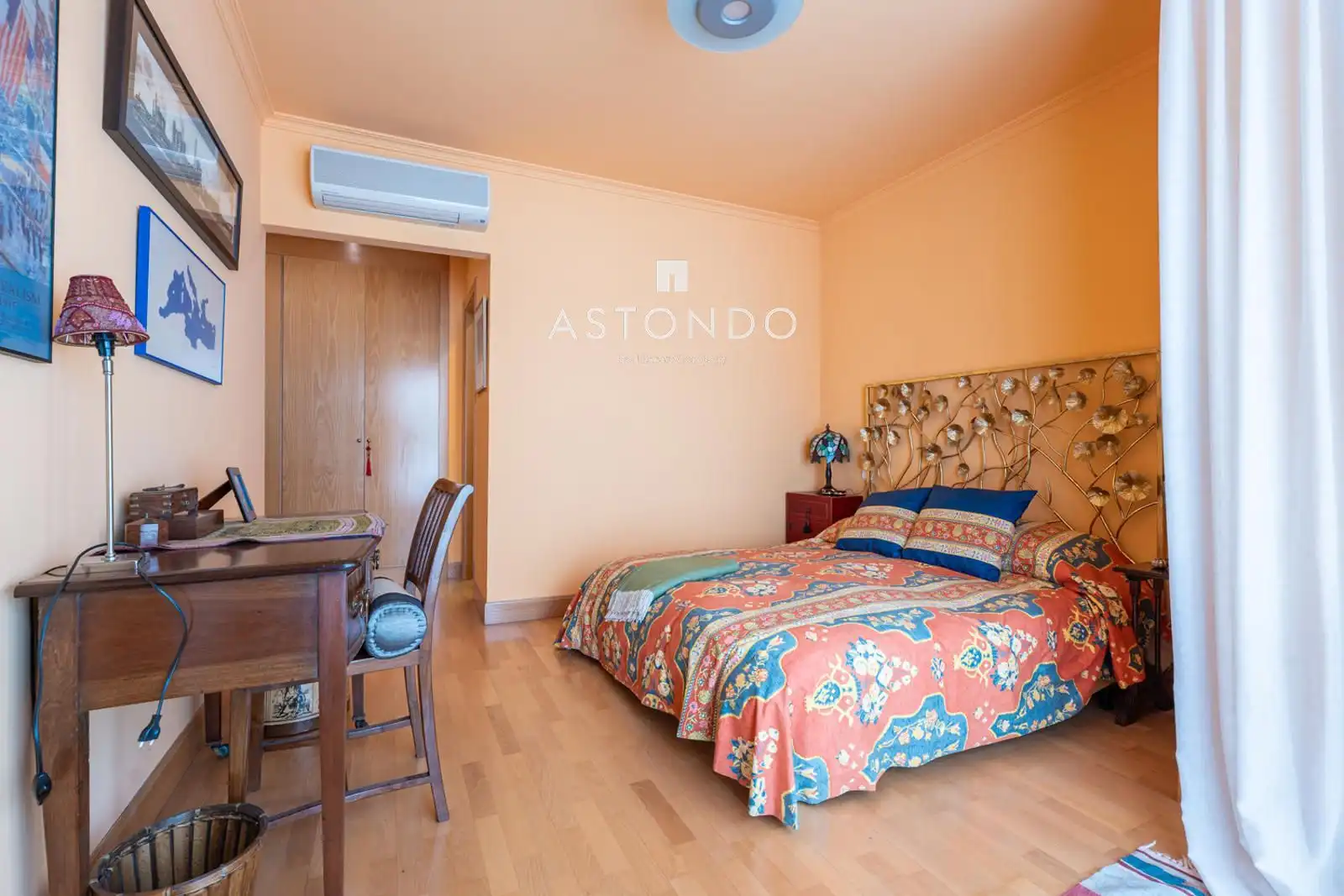 Habitación de Casa adosada en venta en Madrid con Aire acondicionado, Calefacción y Parquet