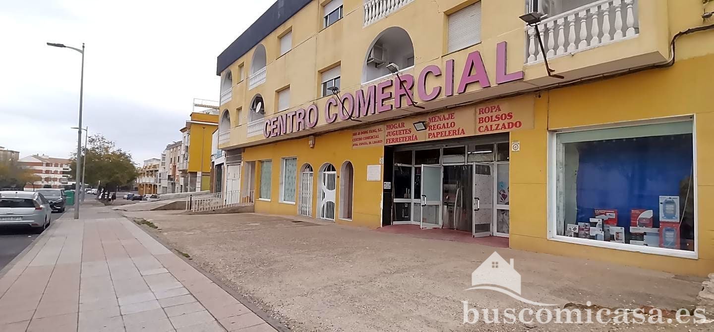 Local en venta en Linares