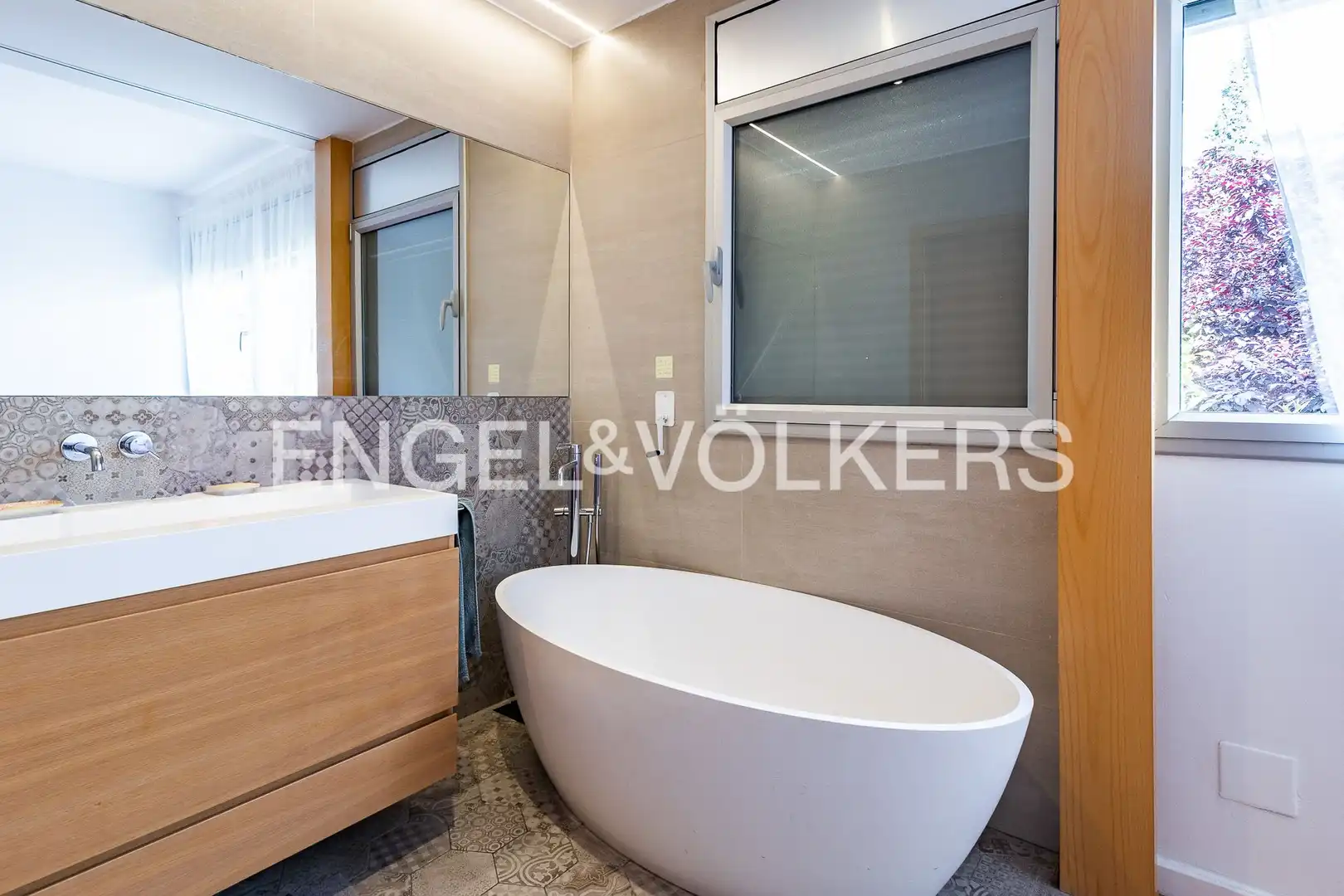 Bathroom of Houses for sale in Barcelona  with Air Conditioner, Heating and Private garden