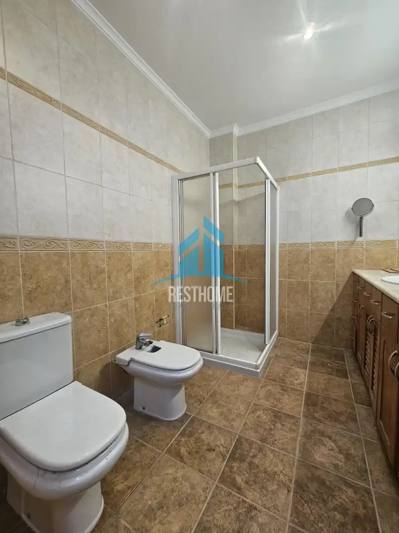 Badezimmer von Einfamilien-Reihenhaus zum Verkauf in Guadassuar mit Heizung, Terrasse und Abstellraum