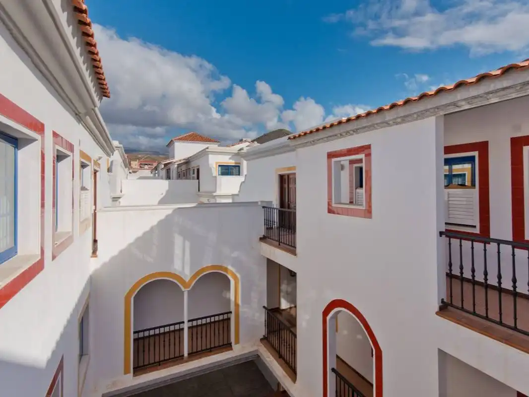 Vista exterior de Apartament en venda en San Miguel de Abona amb Terrassa, Moblat i Forn