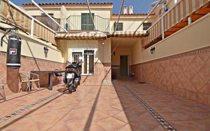 Exterior view of Single-family semi-detached for sale in Jerez de la Frontera  with Air Conditioner and Terrace