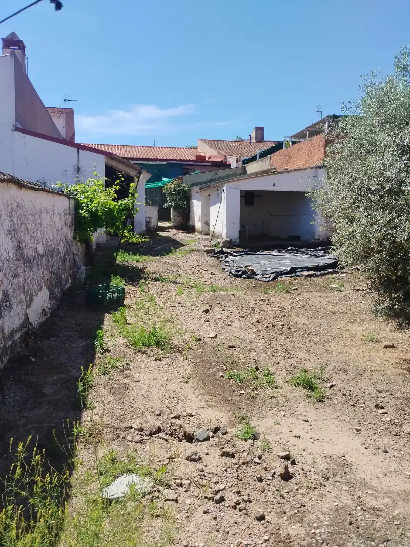 Casa o chalet en venta en La Albuera con Jardín privado, Trastero y Amueblado