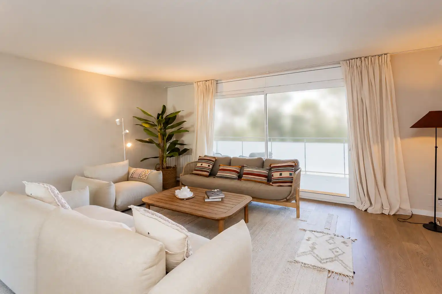 Piso con terraza en venta en La Pineda, imagen 3