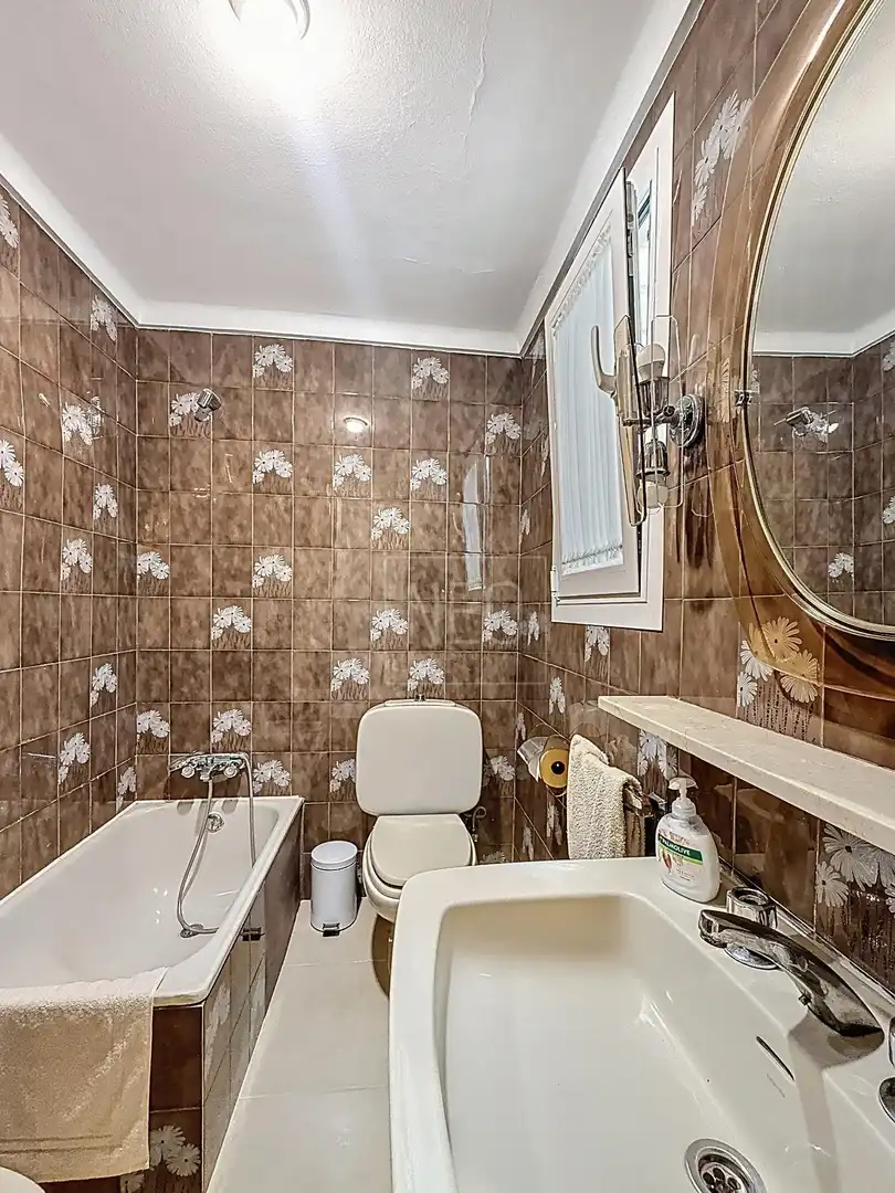 Baño de Piso en venta en Granada con Aire acondicionado, Calefacción y Parquet
