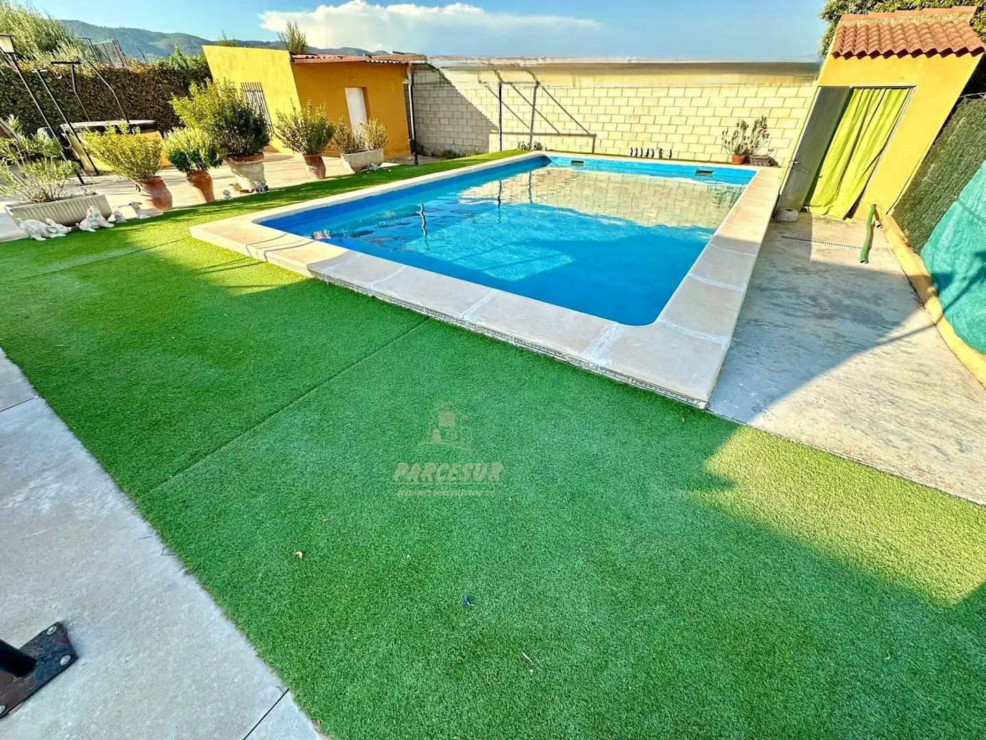 Piscina de Casa o xalet en venda en Córdoba amb Aire condicionat, Calefacció i Jardí privat