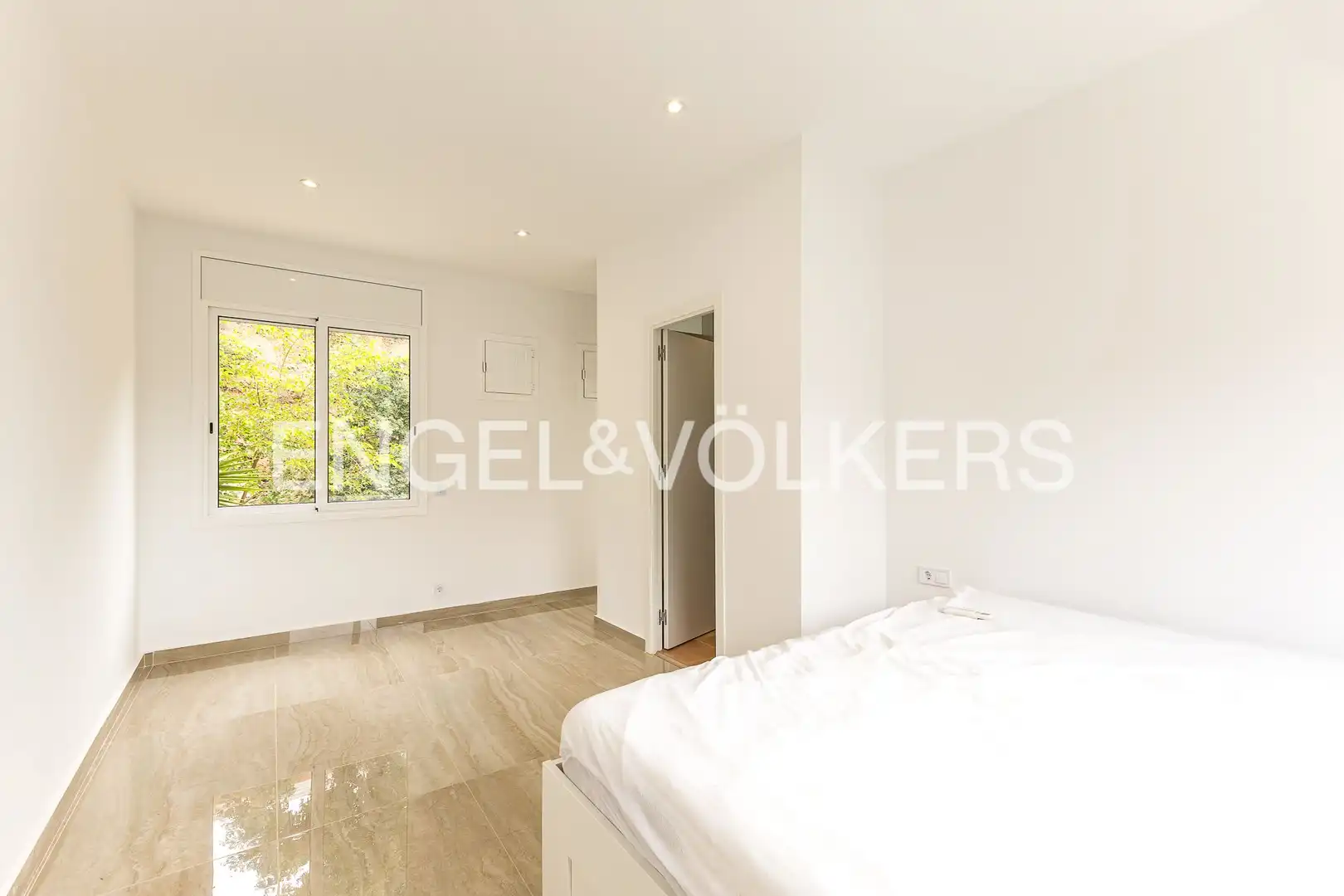 Habitación de Casa o chalet de alquiler en Corbera de Llobregat con Aire acondicionado, Calefacción y Jardín privado