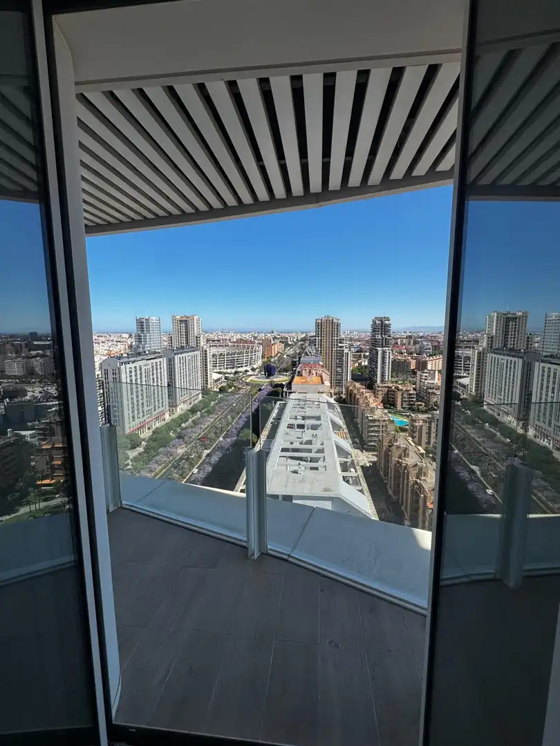Vista exterior de Apartament de lloguer en Valencia amb Aire condicionat, Jardí privat i Terrassa