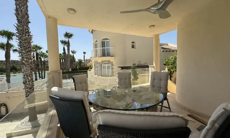 Villa mit Pool zum Verkauf in Calle  Río Segura